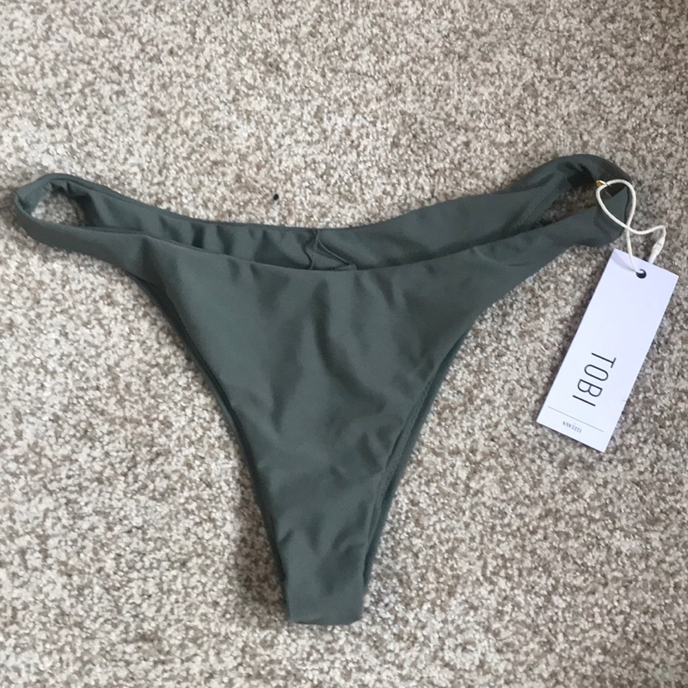 Cheeky swim bottoms